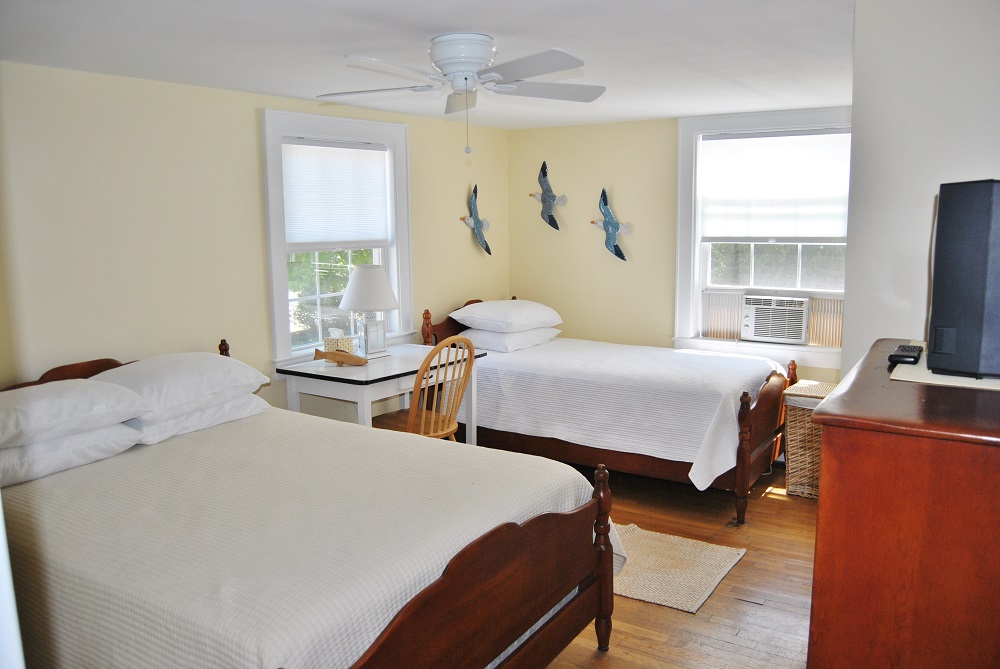 Snug Harbor Beach Rental 1 week left